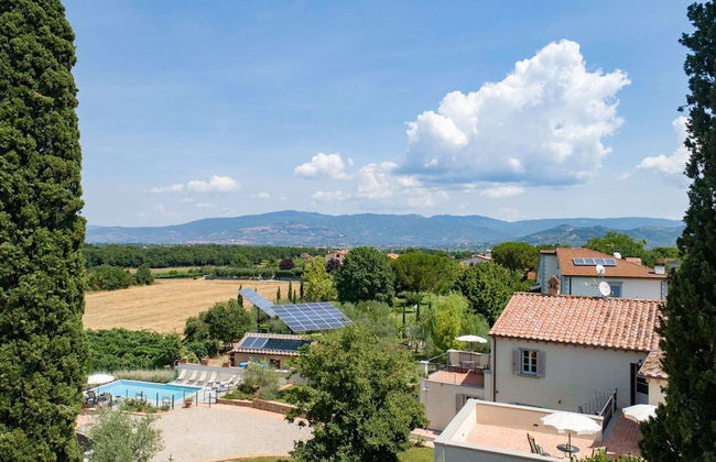 Plush Holiday Home in Cortona with Hot Tub - Foto 23