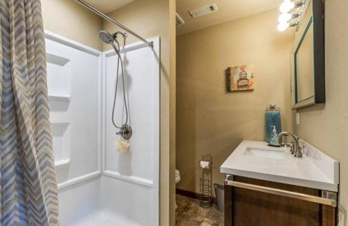Queen BR home, walk to Marina, food truck, trails - Foto 14