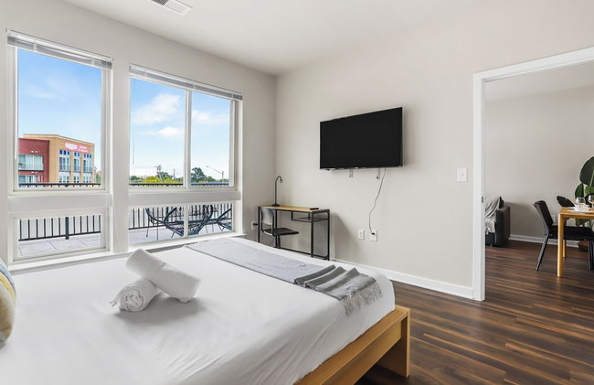 Huntington Apartments near Huntington Metro - We Host - Photo 15