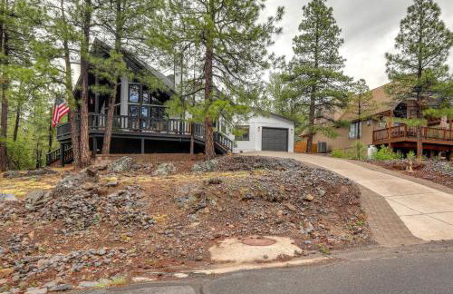 Wraparound Deck and Poker Room Cabin in Munds Park - Foto 39