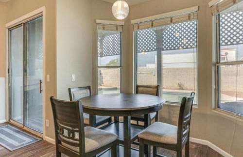 Game Room and Backyard Oasis Avondale Group Getaway - Foto 9