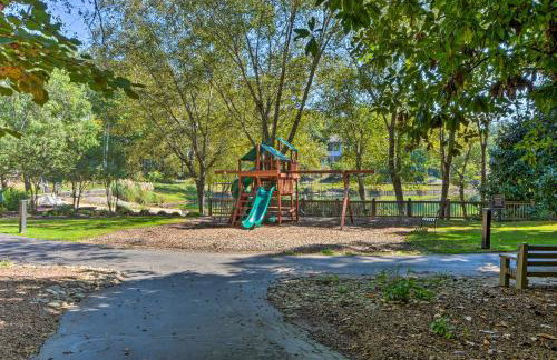 Resort-Style Condo with Balcony on Lake Keowee - Foto 26