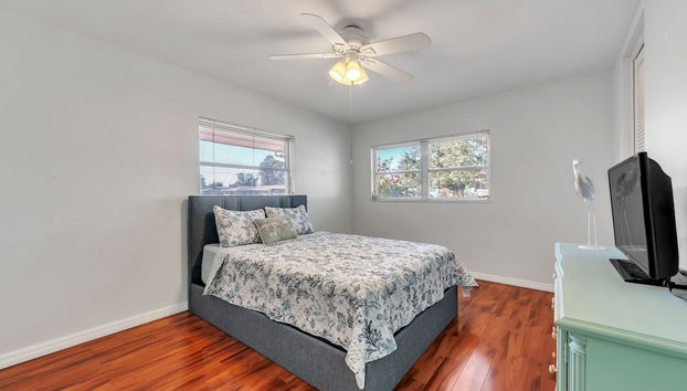 Sunny Retreat In Clearwater 2 Bedroom Home by RedAwning - Foto 3, Habitación