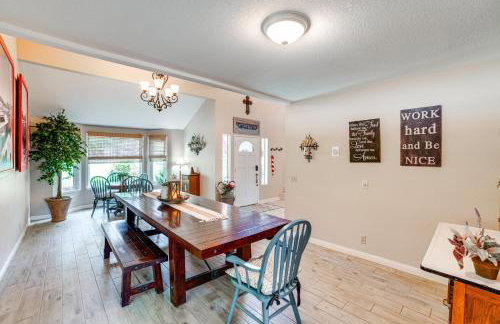 Pet-Friendly Riverside Retreat with Private Spa! - Foto 6