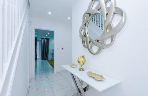 LUXURY 3 BEDROOM HOUSE Close to Manchester Center - Foto 53