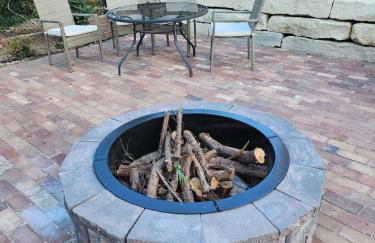 Relaxing Downtown 1 Bed, Dog Friendly Apartment with Deck, Dog Exercise Area - Foto 20