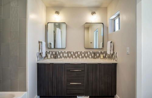 Timber & Tin H 2Bed 2Bath w Pool & Rooftop Deck - Foto 38