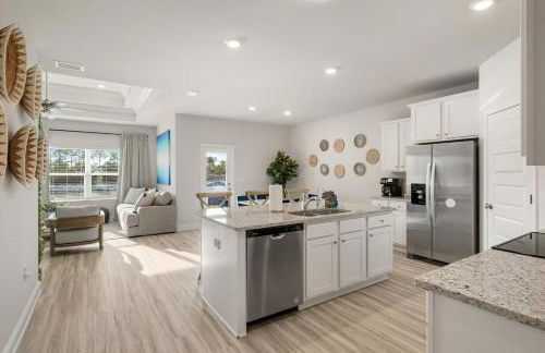 4 Bedroom Sleeps 10 Beach Resort pool, Golf Cart included! Sunsets - Foto 25