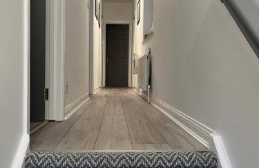 The Coach House 2 - Bedroom Apartment Sleeps 5 - Photo 20