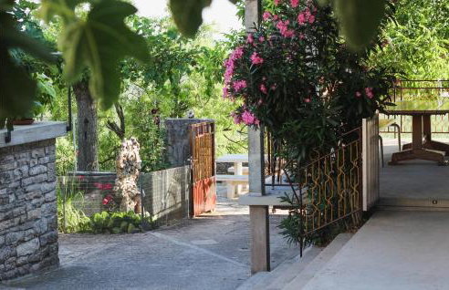 2 Bedroom Beautiful Home In Popovici - Photo 14