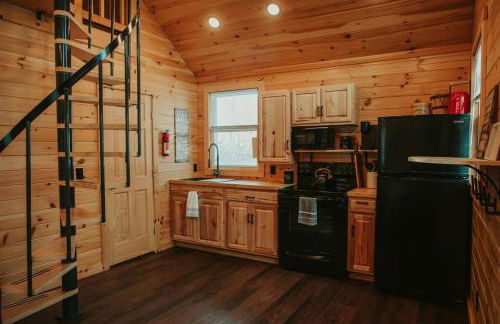 Mountainscape: Peaceful & Skiing - Photo 6