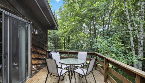 The Treehouse Lakes & Trails Cabin cabin - Photo 4