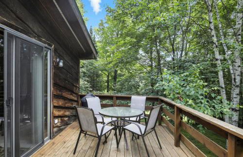 The Treehouse Lakes & Trails Cabin cabin - Photo 4