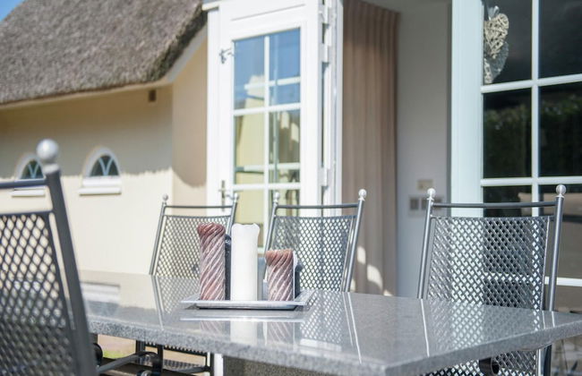 Restyled Thatched Villa Near the Sea in Cosy Domburg - Photo 10