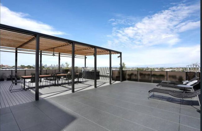 New Spacious 2 Bedroom With Gorgeous City Views - Foto 17