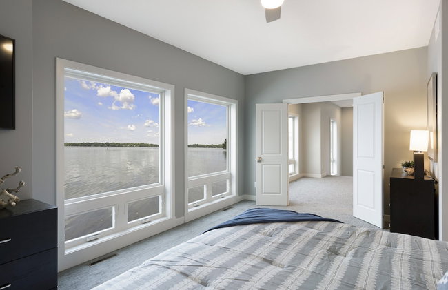 Lakefront Luxury - Photo 4