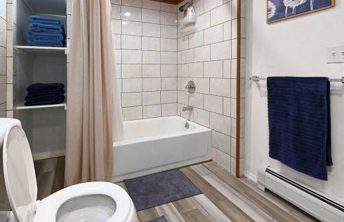 Hidden Gem-1Bedroom with Plenty Free Street Parking - Foto 15