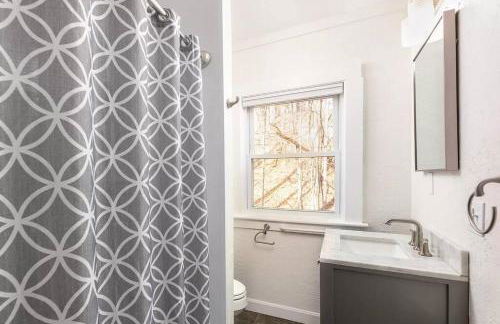 2-Unit House, big Lake Winnisquam views - Sleeps 13 - Foto 17