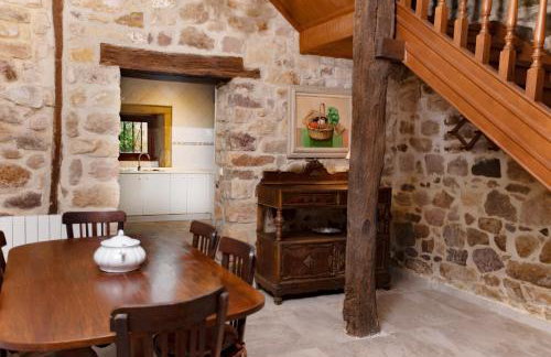 Chapel House of Palacio de Hualle near Comillas - Photo 11