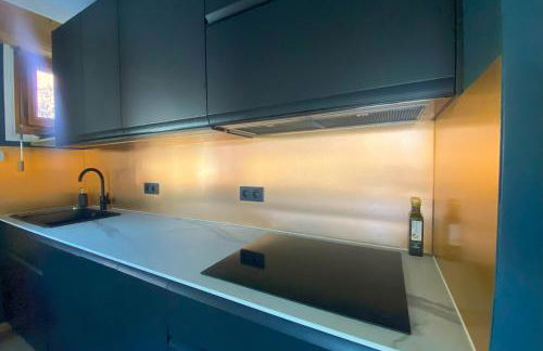 Bright, warm 2BR 2min to gondola, private garden - Foto 9