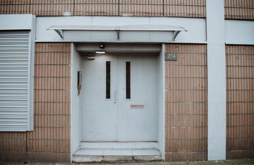 Flats near football clubs - Photo 26