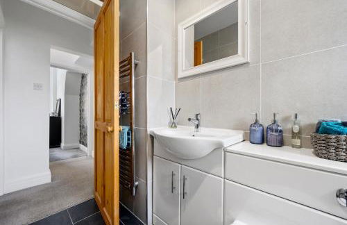 No24Sandbach - Home from Home - Exclusive Dog Friendly House & Garden - Photo 22