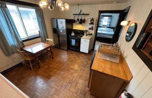 The Purple Palace - Historic Downtown BZN - Foto 12