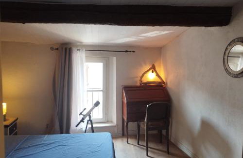 Chez Jérôme, au pied de la cité médiévale - Foto 22