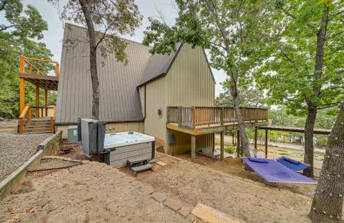 Lake Eufaula Cabin with Hot Tub and Large Deck - Foto 40