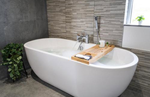 Escape Ordinary at Lily's Pad - Foto 19