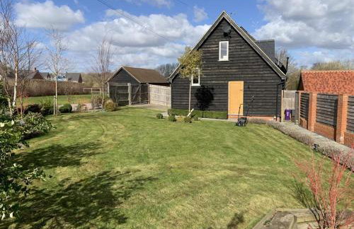 1-bed - Sleeps 2 - Pet Friendly w Parking - Foto 21