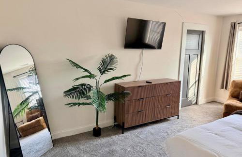 Brand New 4BR Near Downtown and Lucas Oil Stadium - Photo 71