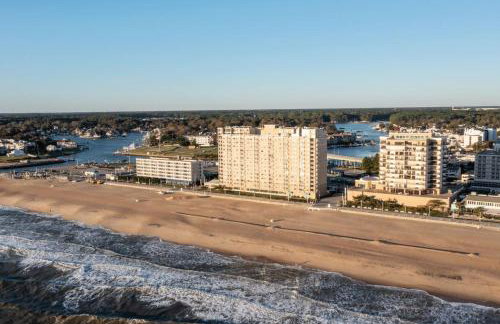 Oceanfront Condo, Heated Pool, Fitness Center - Photo 27