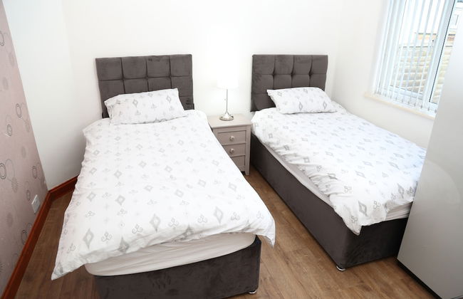 Cosy 3-bed Bungalow NEC Airport Close to Amenities - Foto 3