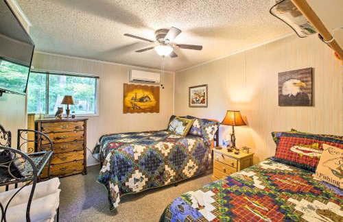 Cozy Waterfront Cottage with Deck on White River! - Foto 10