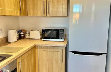 Rushden - 5 Beds Modern Home, Free Private Parking, TV, Garden - Foto 19