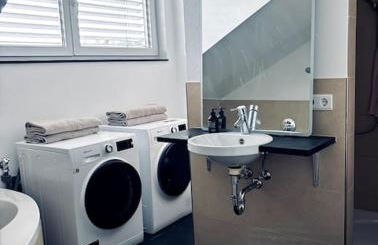 Lakefront View Entire Apartment with 2 bedrooms, 2 full bathrooms & Balcony Waterview - Foto 21