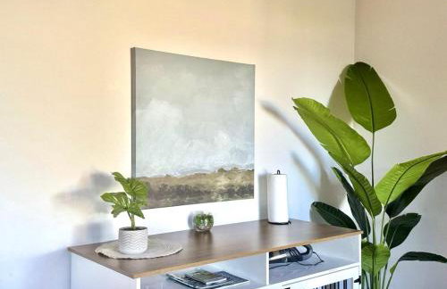 Cozy Garden 4BR1BA Lower Unit Ocean Mountain Views with doggies EV Charging - Foto 6