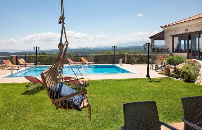 Villa in Tavronitis With Pool & Stunning Views - Photo 47