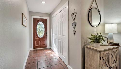 Canyon Lake Hideaway with Fire Pit and Yard! - Foto 4