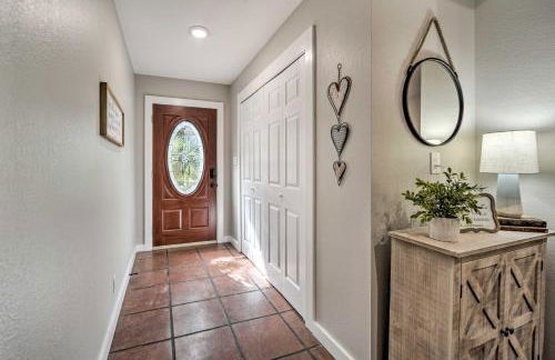 Canyon Lake Hideaway with Fire Pit and Yard! - Foto 4