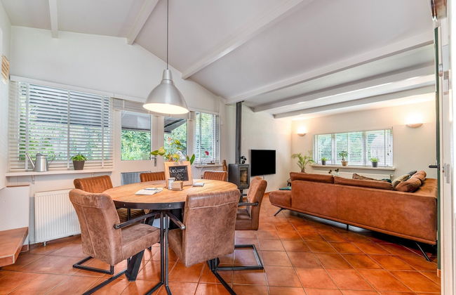 Dog-friendly Stay w/ Spa - Photo 24