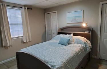 Lovely 5 Bedrooms, 3 Full Baths Home Near Parks! - Foto 32