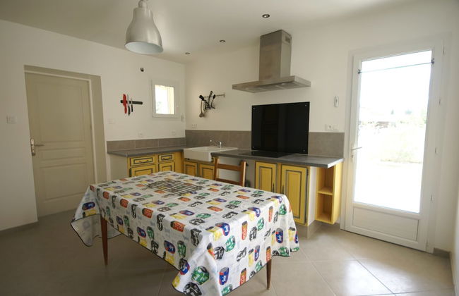 Chic Holiday Home in Pradons With Swimming Pool - Foto 10