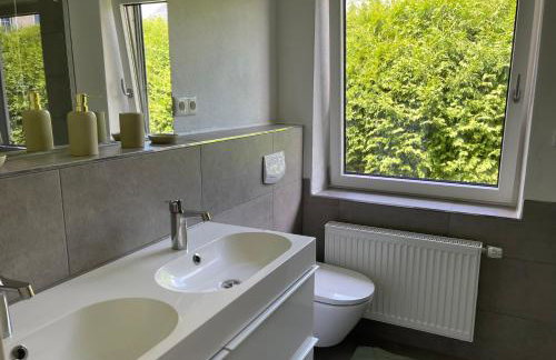 Bungalow in ruhiger Siedlung mit Terrasse und Stellplatz - Foto 6