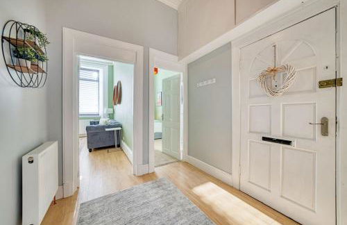 3-Bed Flat Free Parking 10 Mins to City Centre - Foto 17