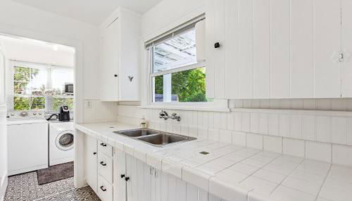 Charming Eugene Retreat Private Hot Tub and Yard! - Foto 2