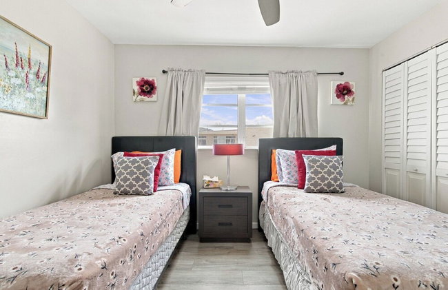 2 Bedroom 2Bath Deluxe Apt with Patio - Foto 8