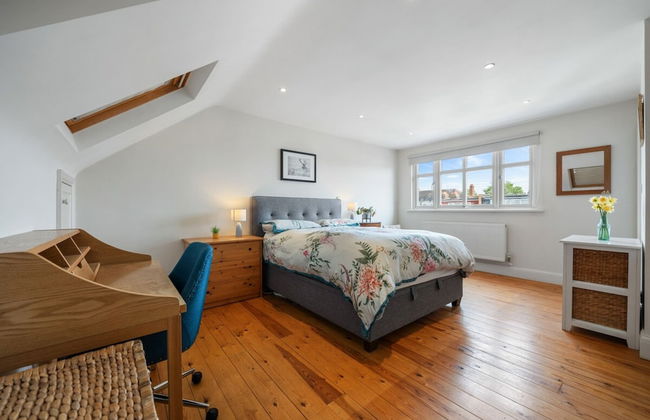 A Delightful 4-bedroom Home With a Private Garden - Foto 1