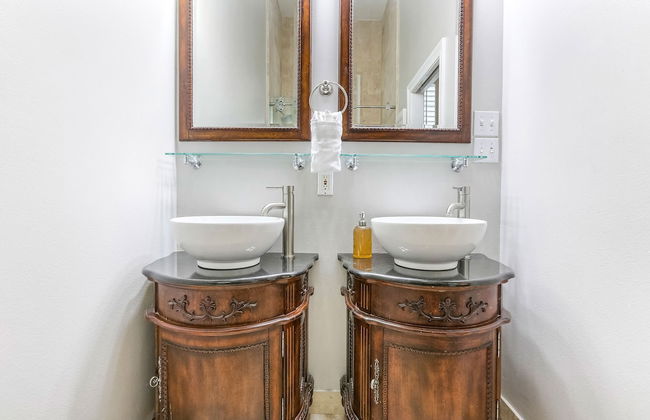 Modern 3BR Condo With Pool - Foto 37